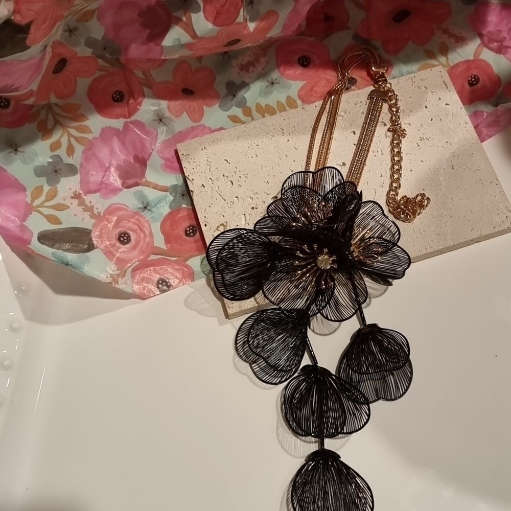 New! ZARA cascading flower choker necklace in Black Statement Floral | NWOT